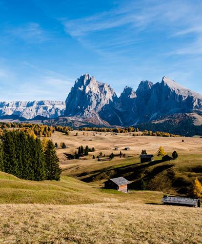 Vacanza autunnale nella regione dolomitica Alpe di Siusi