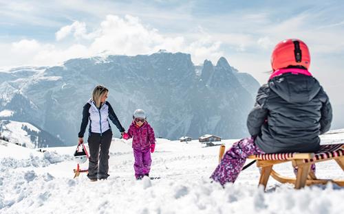 Andare con la slitta sull'Alpe di Siusi