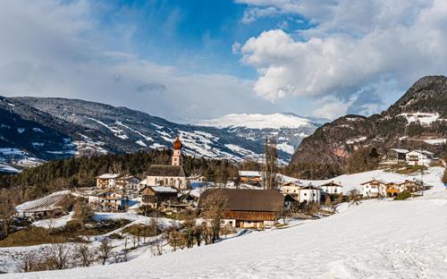 Castelrotto in inverno