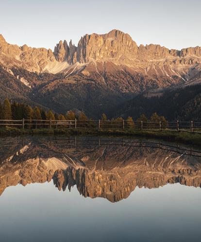 Wuhnleger, a pond in which the Rosengarten is reflected