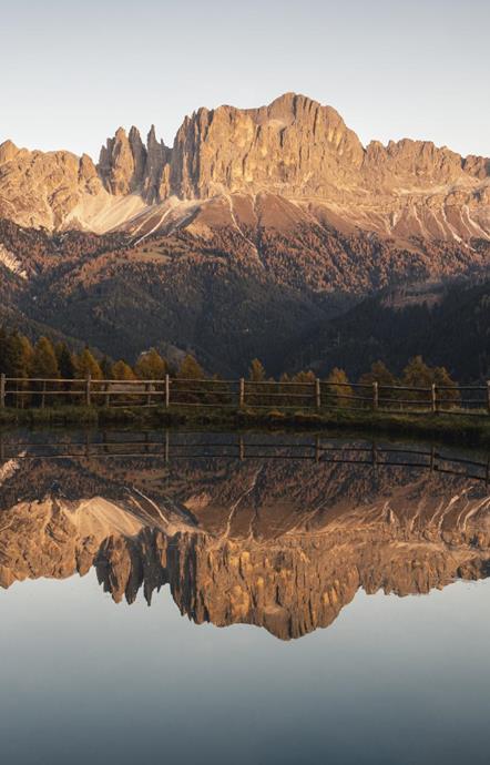 Wuhnleger, a pond in which the Rosengarten is reflected