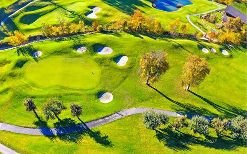 Der Golfplatz von oben