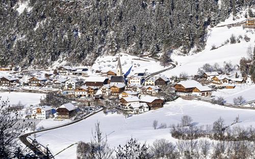 Castelrotto in inverno