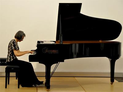 Silenzi d'Alpe: Klavierkonzert mit Adriana Montanari