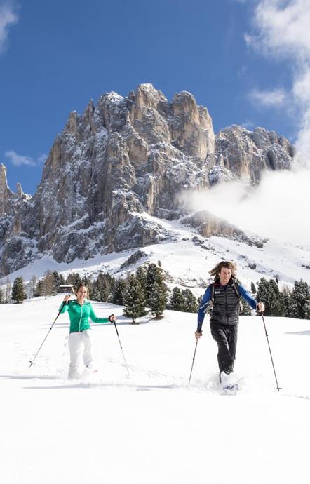 Escursioni con le ciaspole nelle Dolomiti innevate e sull'Alpe di Siusi