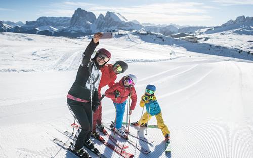 Skifahrer machen ein Foto